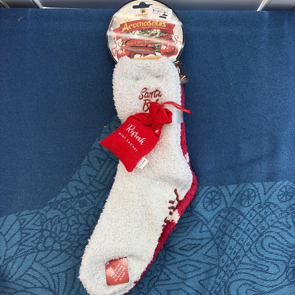 Aromasoles Mint & Shea Infused Moisturizing Christmas Slipper Socks 2 Pairs NW